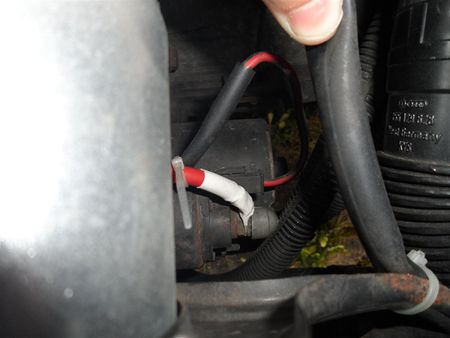 brandschutz-hauptsicherungskasten-auf-der-batterie-golf-1-und-golf