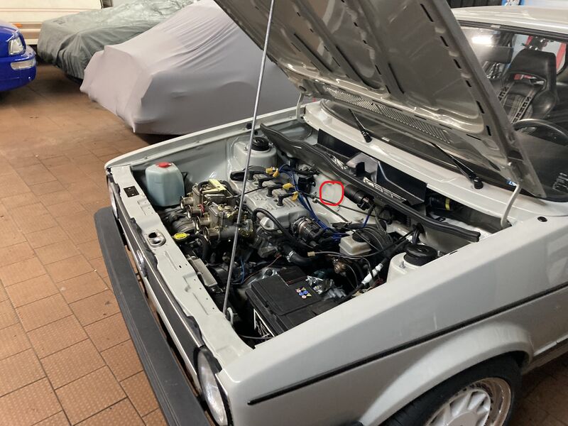 Datei:Durchführung Spritzwand.jpg